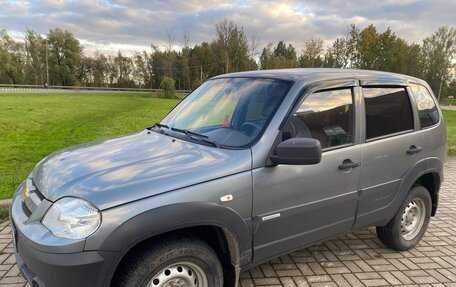 Chevrolet Niva I рестайлинг, 2013 год, 525 000 рублей, 4 фотография