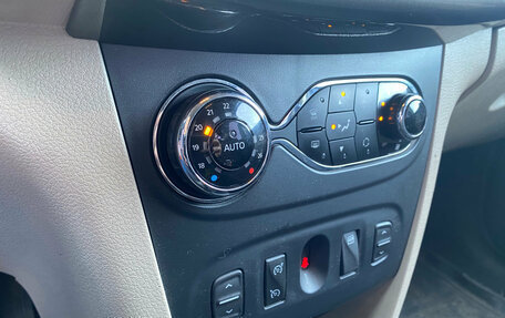 Renault Logan II, 2014 год, 650 000 рублей, 6 фотография