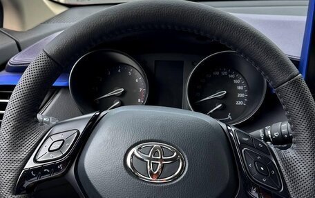 Toyota C-HR I рестайлинг, 2021 год, 3 500 000 рублей, 10 фотография