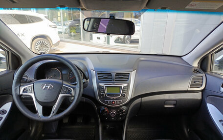 Hyundai Solaris II рестайлинг, 2013 год, 503 000 рублей, 18 фотография