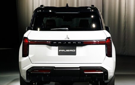 Mitsubishi Pajero IV, 2026 год, 8 421 000 рублей, 6 фотография