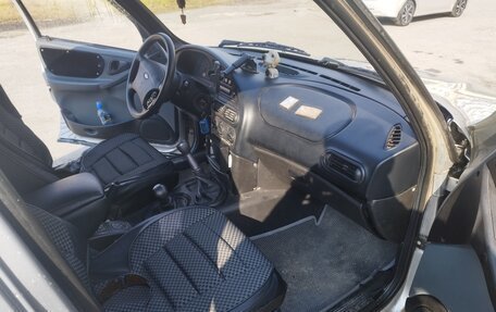 Chevrolet Niva I рестайлинг, 2004 год, 250 000 рублей, 5 фотография