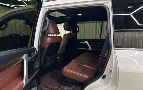 Toyota Land Cruiser 200, 2020 год, 9 999 900 рублей, 21 фотография