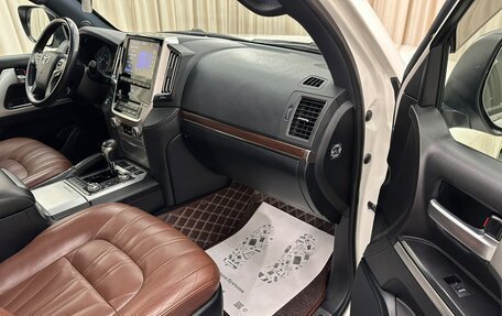 Toyota Land Cruiser 200, 2020 год, 9 999 900 рублей, 12 фотография