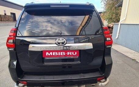 Toyota Land Cruiser Prado 150 рестайлинг 2, 2018 год, 5 300 000 рублей, 2 фотография