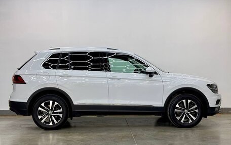 Volkswagen Tiguan II, 2019 год, 2 790 000 рублей, 5 фотография