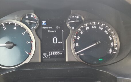 Toyota Land Cruiser Prado 150 рестайлинг 2, 2018 год, 5 300 000 рублей, 6 фотография