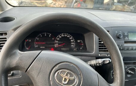 Toyota Corolla Verso I, 2002 год, 100 000 рублей, 10 фотография