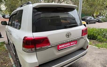 Toyota Land Cruiser 200, 2016 год, 6 500 000 рублей, 7 фотография