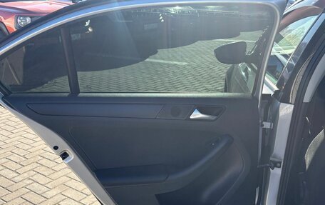 Volkswagen Jetta VI, 2013 год, 900 000 рублей, 12 фотография