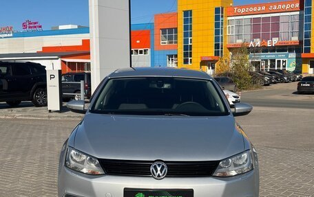 Volkswagen Jetta VI, 2013 год, 900 000 рублей, 3 фотография