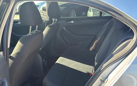 Volkswagen Jetta VI, 2013 год, 900 000 рублей, 13 фотография