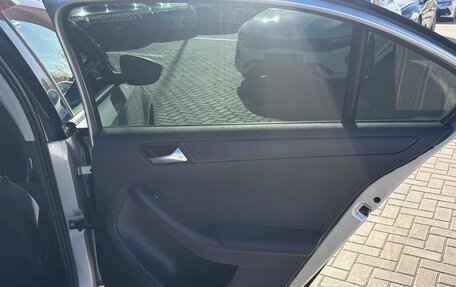 Volkswagen Jetta VI, 2013 год, 900 000 рублей, 10 фотография
