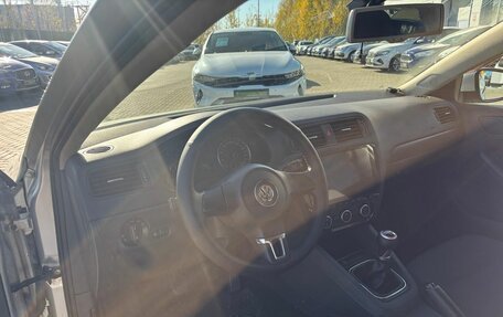 Volkswagen Jetta VI, 2013 год, 900 000 рублей, 17 фотография