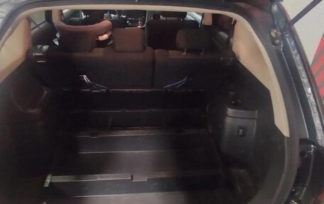 Mitsubishi Outlander III рестайлинг 3, 2018 год, 1 990 000 рублей, 6 фотография
