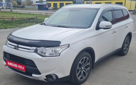 Mitsubishi Outlander III рестайлинг 3, 2014 год, 1 546 000 рублей, 1 фотография