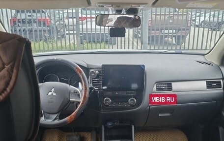 Mitsubishi Outlander III рестайлинг 3, 2014 год, 1 546 000 рублей, 11 фотография