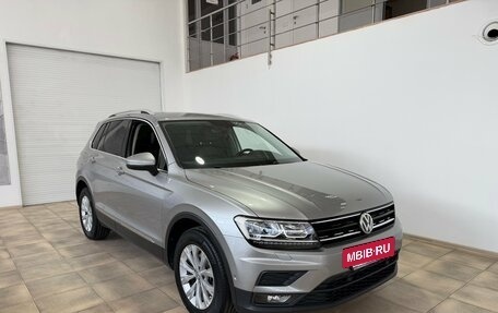 Volkswagen Tiguan II, 2018 год, 2 000 000 рублей, 2 фотография