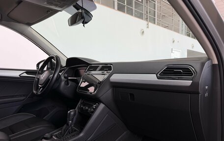 Volkswagen Tiguan II, 2018 год, 2 000 000 рублей, 10 фотография