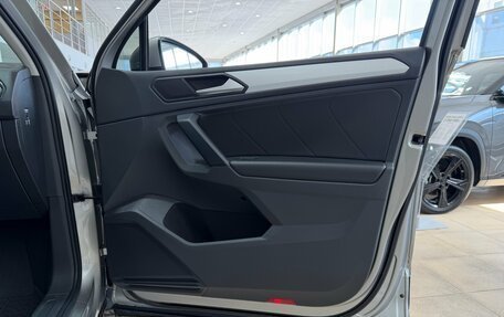 Volkswagen Tiguan II, 2018 год, 2 000 000 рублей, 28 фотография