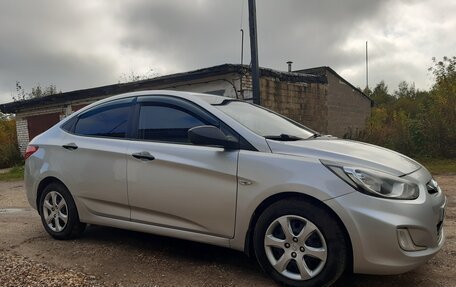 Hyundai Solaris II рестайлинг, 2013 год, 695 000 рублей, 5 фотография