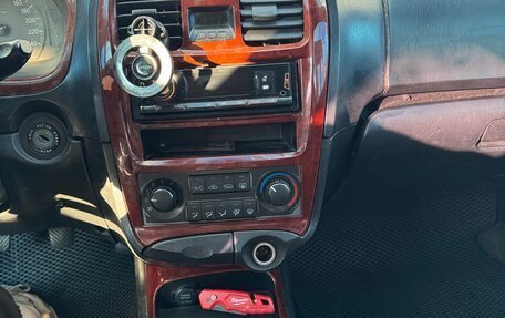 Hyundai Sonata IV рестайлинг, 2004 год, 320 000 рублей, 18 фотография