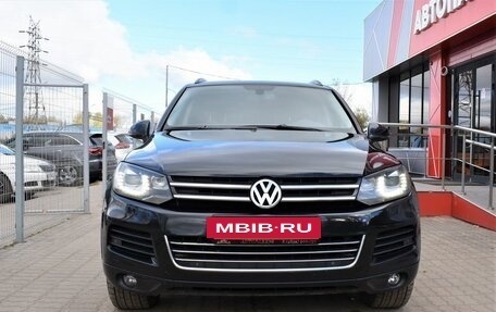 Volkswagen Touareg III, 2011 год, 1 599 000 рублей, 2 фотография