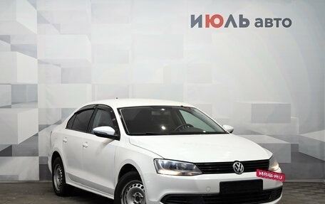 Volkswagen Jetta VI, 2013 год, 840 000 рублей, 2 фотография
