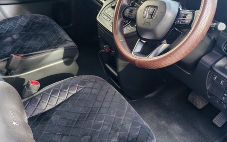 Honda Stepwgn IV, 2022 год, 3 000 000 рублей, 18 фотография