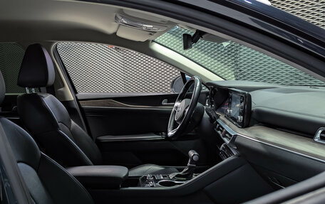 KIA K5, 2021 год, 2 050 000 рублей, 33 фотография