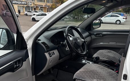 Mitsubishi Pajero Sport II рестайлинг, 2015 год, 1 850 000 рублей, 10 фотография