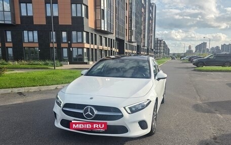 Mercedes-Benz A-Класс, 2021 год, 3 450 000 рублей, 4 фотография