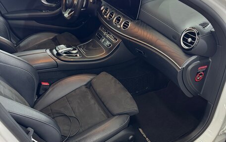 Mercedes-Benz E-Класс, 2019 год, 3 700 000 рублей, 3 фотография
