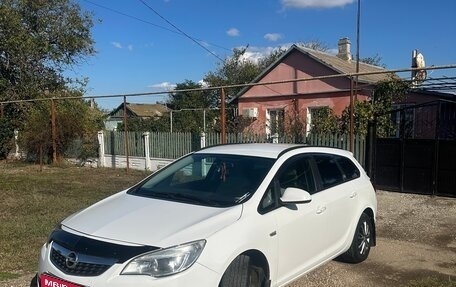 Opel Astra J, 2012 год, 790 000 рублей, 1 фотография