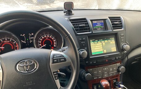 Toyota Highlander III, 2012 год, 2 100 000 рублей, 5 фотография