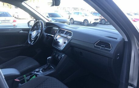 Volkswagen Tiguan II, 2018 год, 2 400 000 рублей, 9 фотография