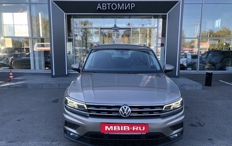 Volkswagen Tiguan II, 2018 год, 2 400 000 рублей, 2 фотография