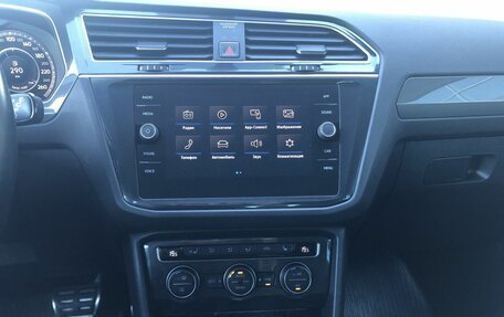 Volkswagen Tiguan II, 2018 год, 2 400 000 рублей, 14 фотография