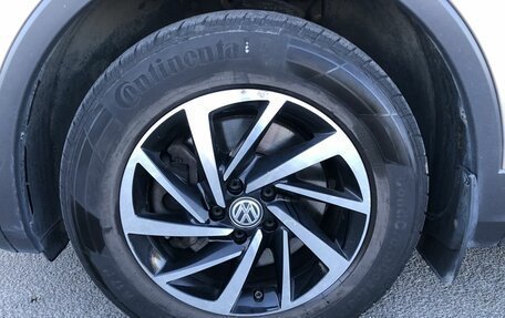 Volkswagen Tiguan II, 2018 год, 2 400 000 рублей, 17 фотография