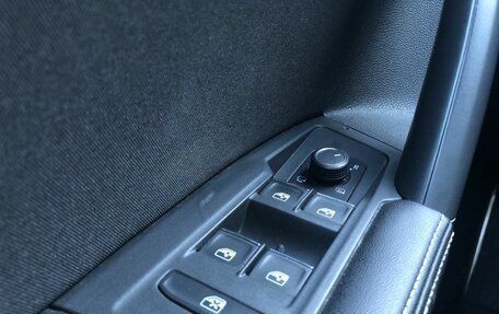Volkswagen Tiguan II, 2018 год, 2 400 000 рублей, 13 фотография