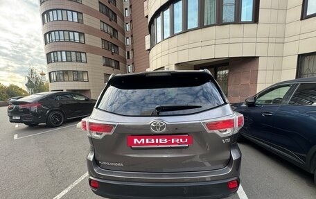 Toyota Highlander III, 2014 год, 2 350 000 рублей, 5 фотография