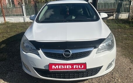 Opel Astra J, 2012 год, 790 000 рублей, 13 фотография