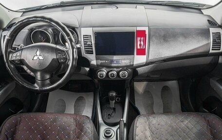 Mitsubishi Outlander III рестайлинг 3, 2010 год, 1 399 000 рублей, 9 фотография