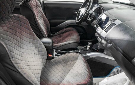 Mitsubishi Outlander III рестайлинг 3, 2010 год, 1 399 000 рублей, 23 фотография