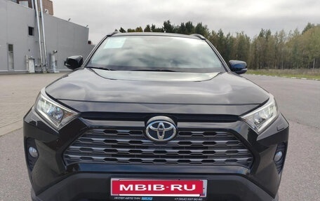 Toyota RAV4, 2020 год, 2 750 000 рублей, 2 фотография