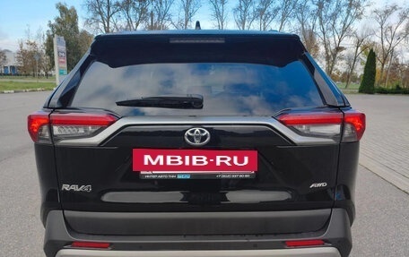 Toyota RAV4, 2020 год, 2 750 000 рублей, 5 фотография