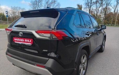 Toyota RAV4, 2020 год, 2 750 000 рублей, 6 фотография