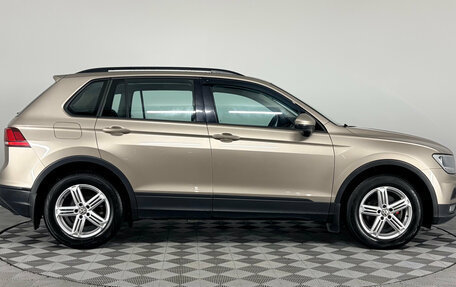 Volkswagen Tiguan II, 2018 год, 2 320 000 рублей, 5 фотография
