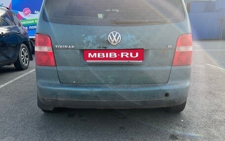 Volkswagen Touran III, 2005 год, 450 000 рублей, 5 фотография