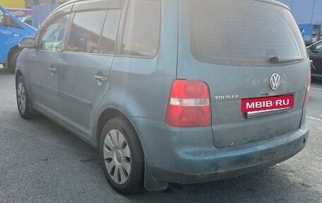 Volkswagen Touran III, 2005 год, 450 000 рублей, 4 фотография
